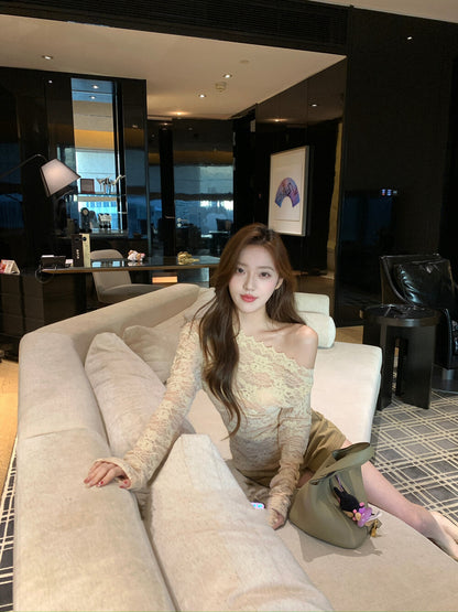 Off-shoulder Lace Top with Slight Stretch