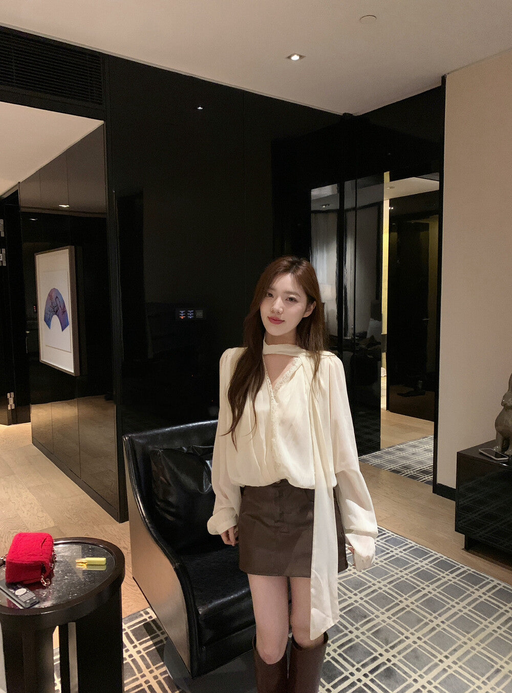 V領花苞雪紡飄帶恤衫