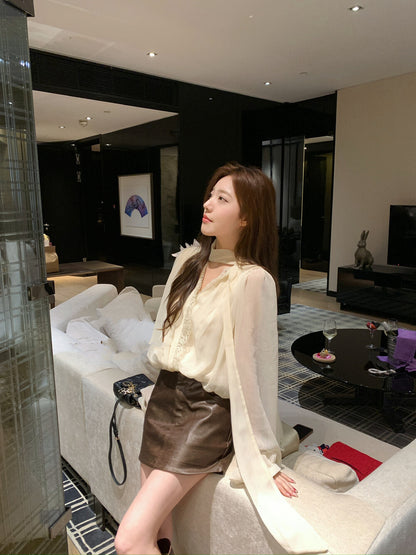 V領花苞雪紡飄帶恤衫