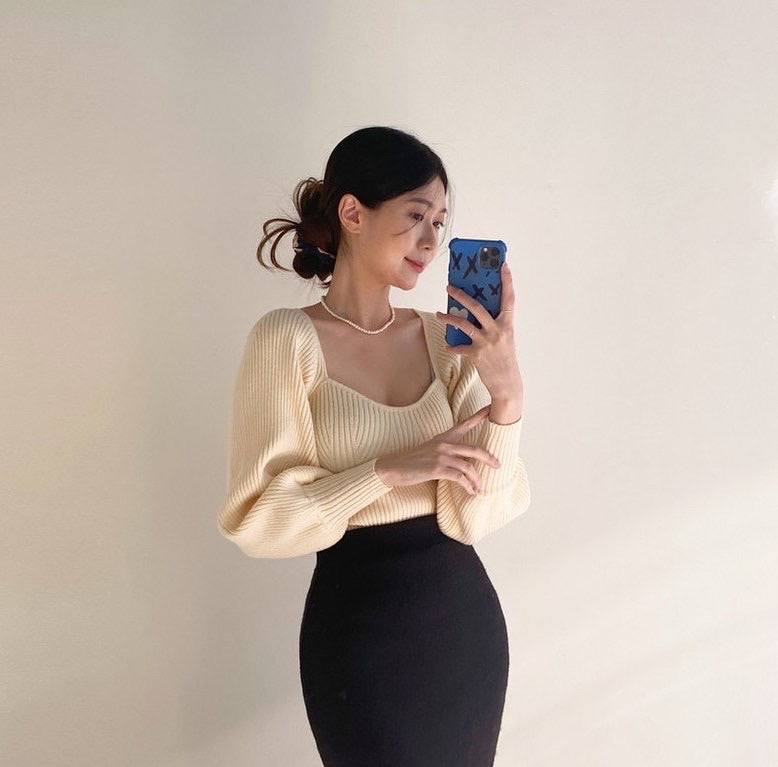 フレンチスクエアネックニット長袖トップ