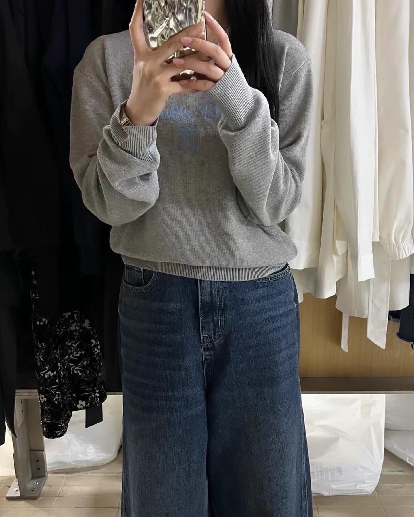 圓領字母刺繡針織衫