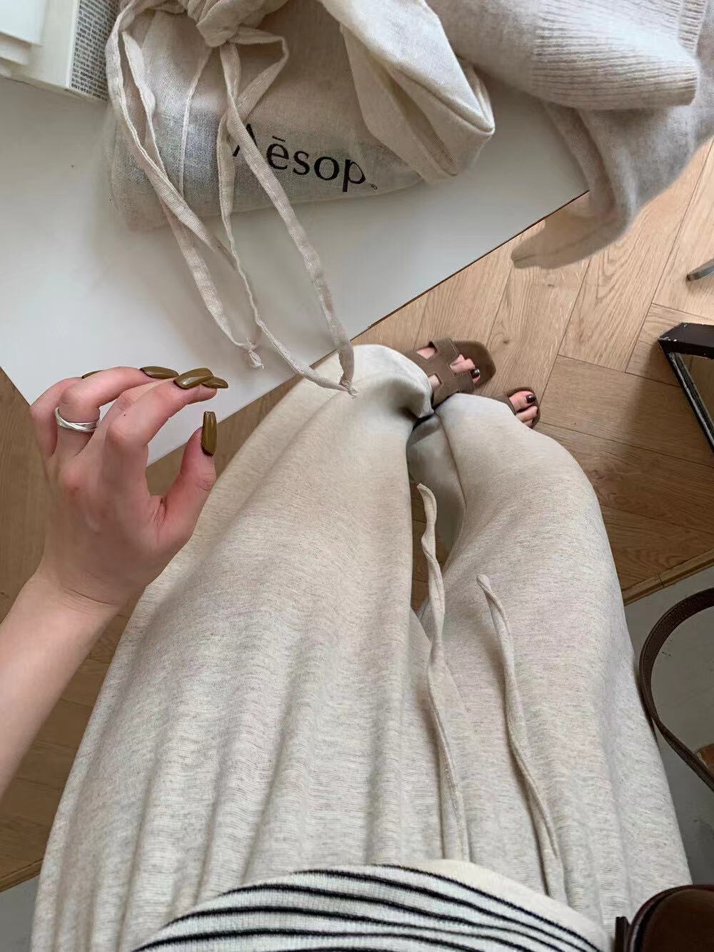 快適なゆったりストレートパンツ