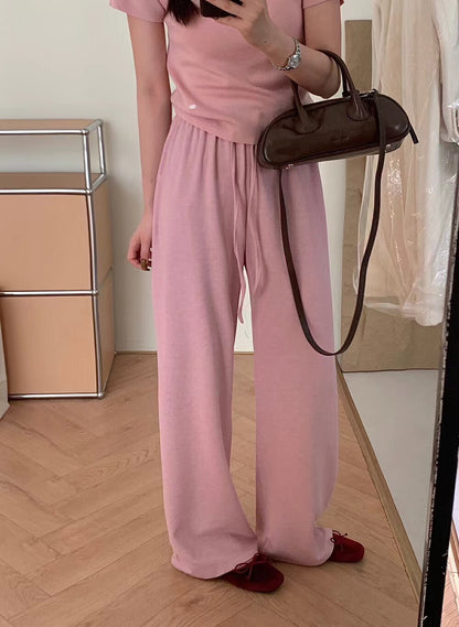 快適なゆったりストレートパンツ