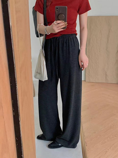 快適なゆったりストレートパンツ