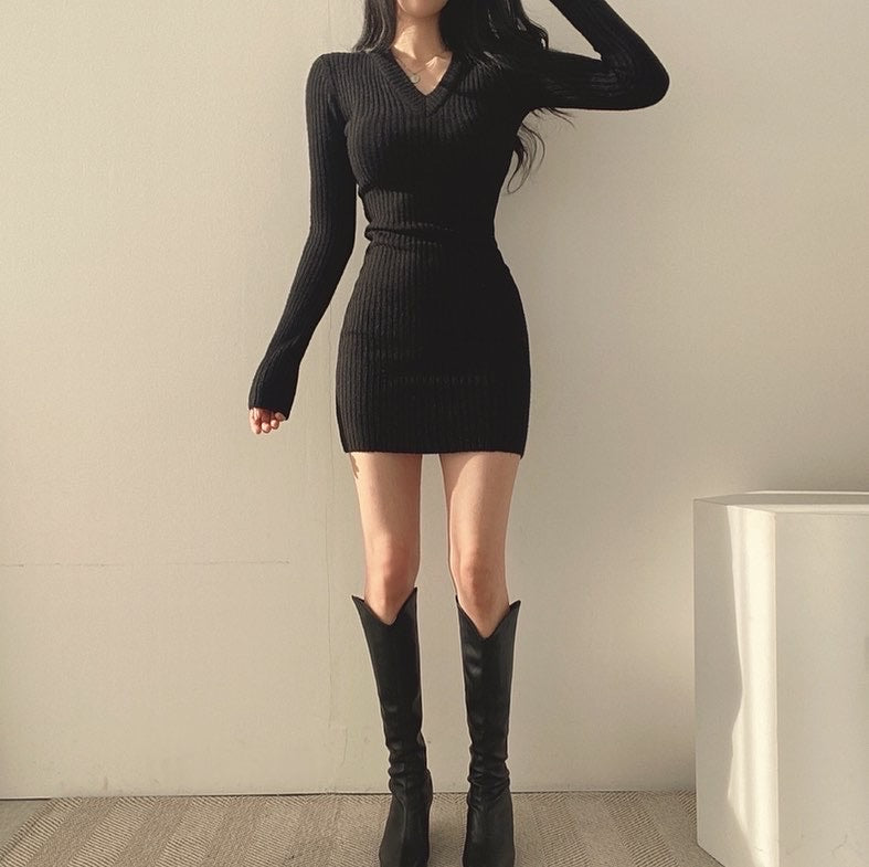 V-neck Slim Fit Knit Dress