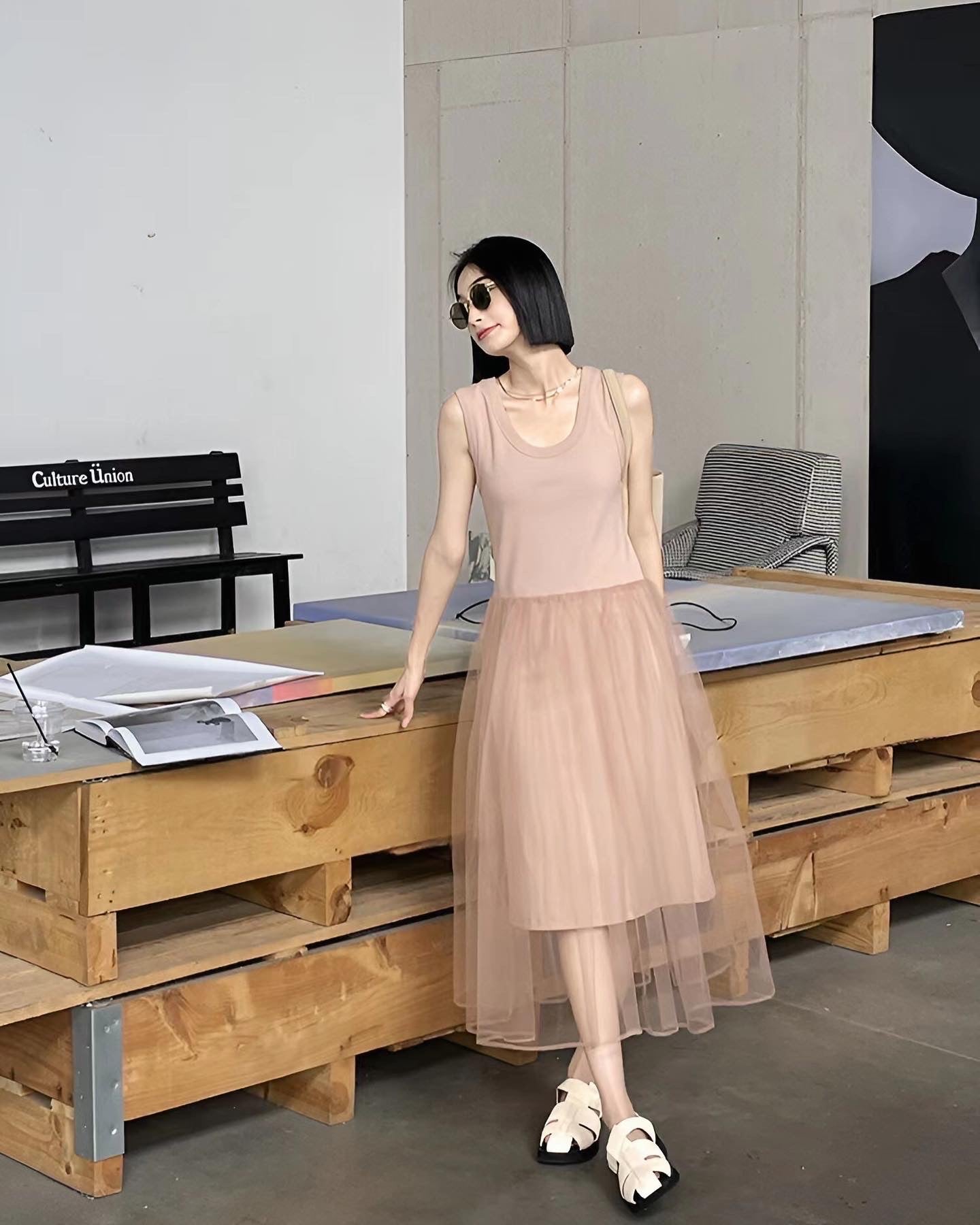 編み糸Uネックタンクトップロングスカート