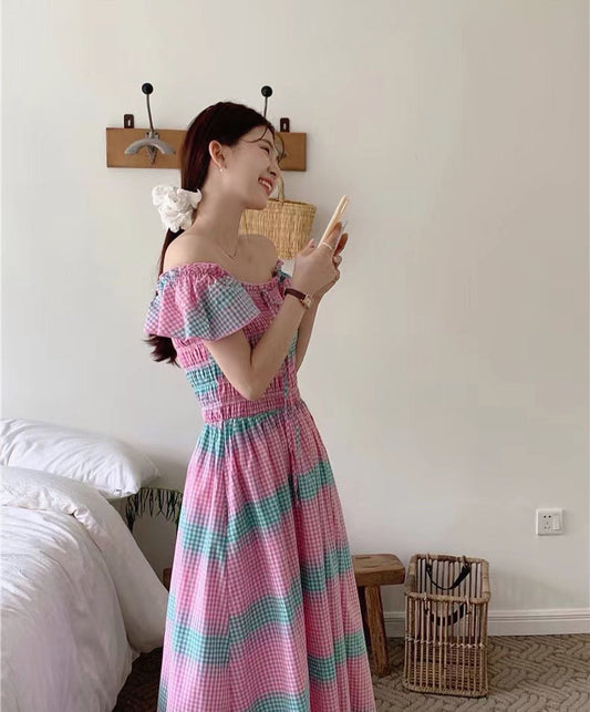 粉色一字肩修腰連身裙