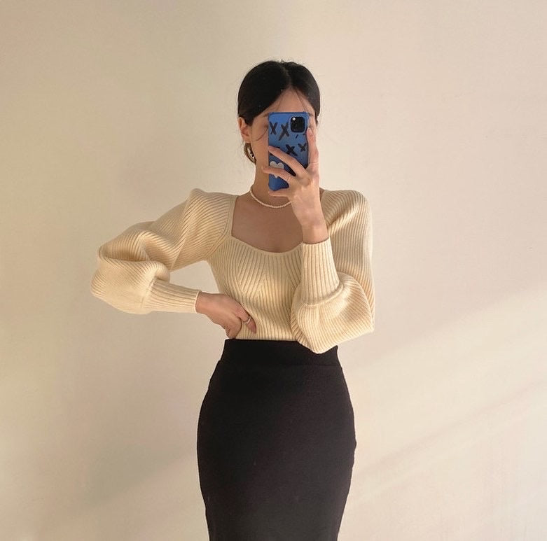 フレンチスクエアネックニット長袖トップ