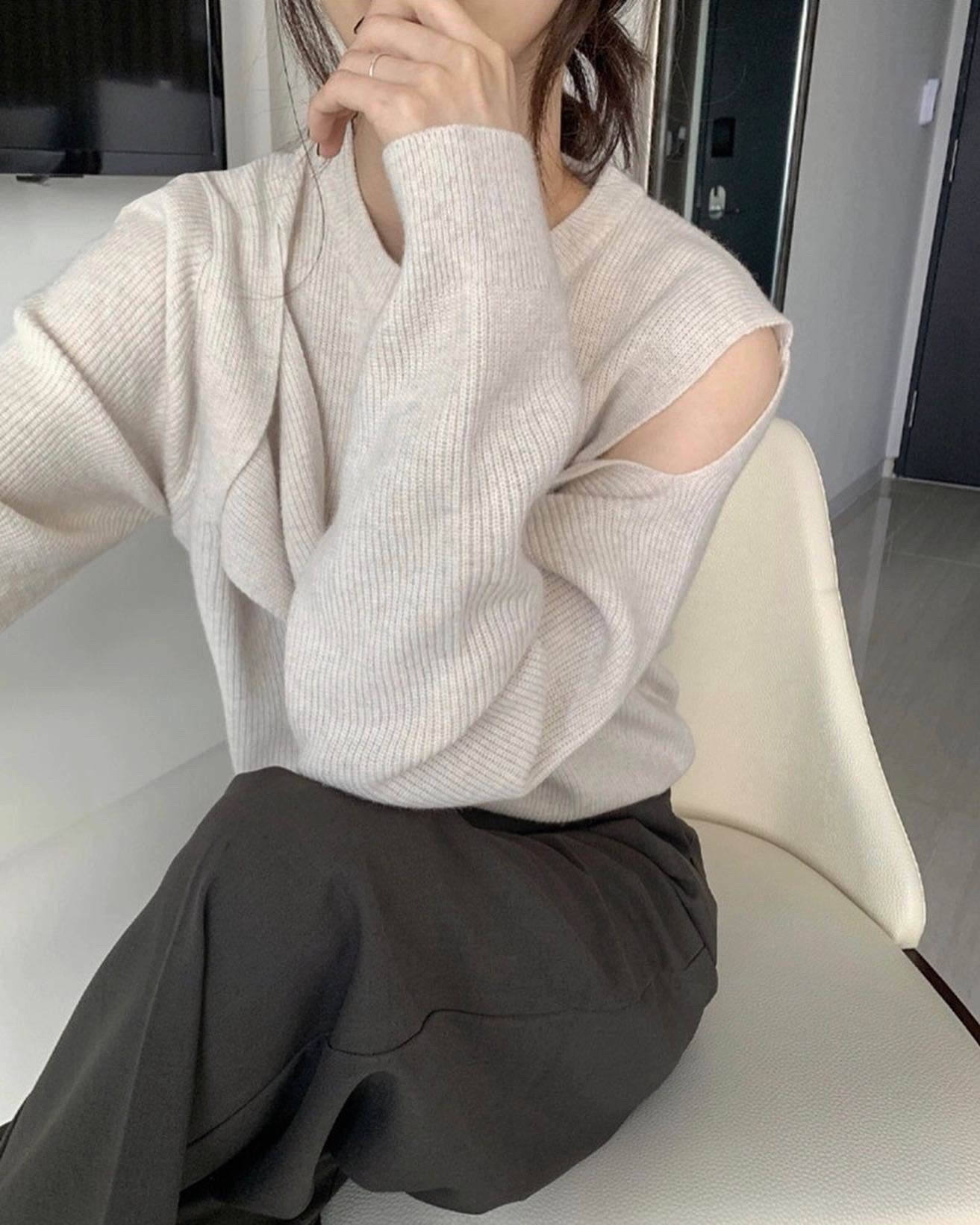 オフショルダーフェイクレイヤードトップ