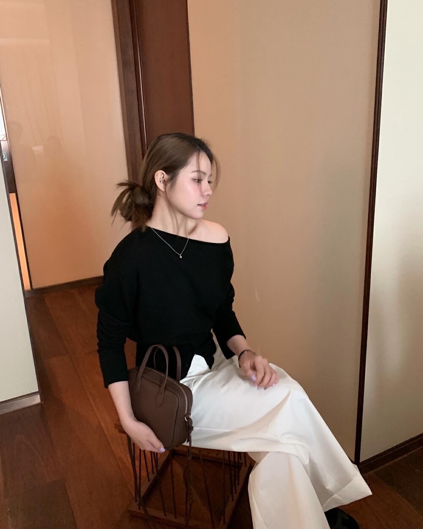 簡約斜肩針織top