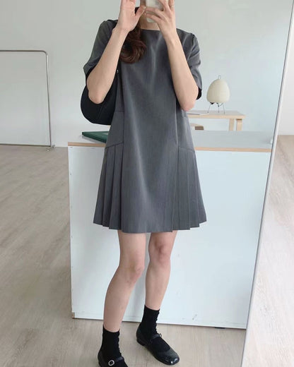 フレンチラウンドネックワンピース