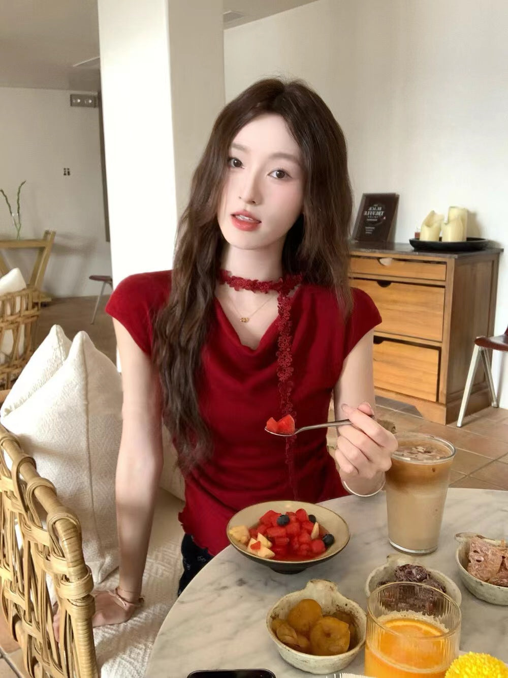 オフショルダートップス