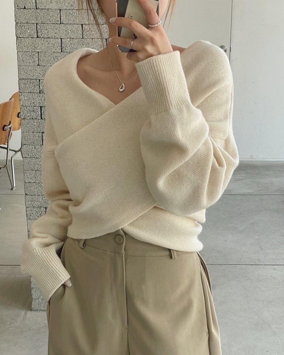 フレンチクロスVネック長袖セーター