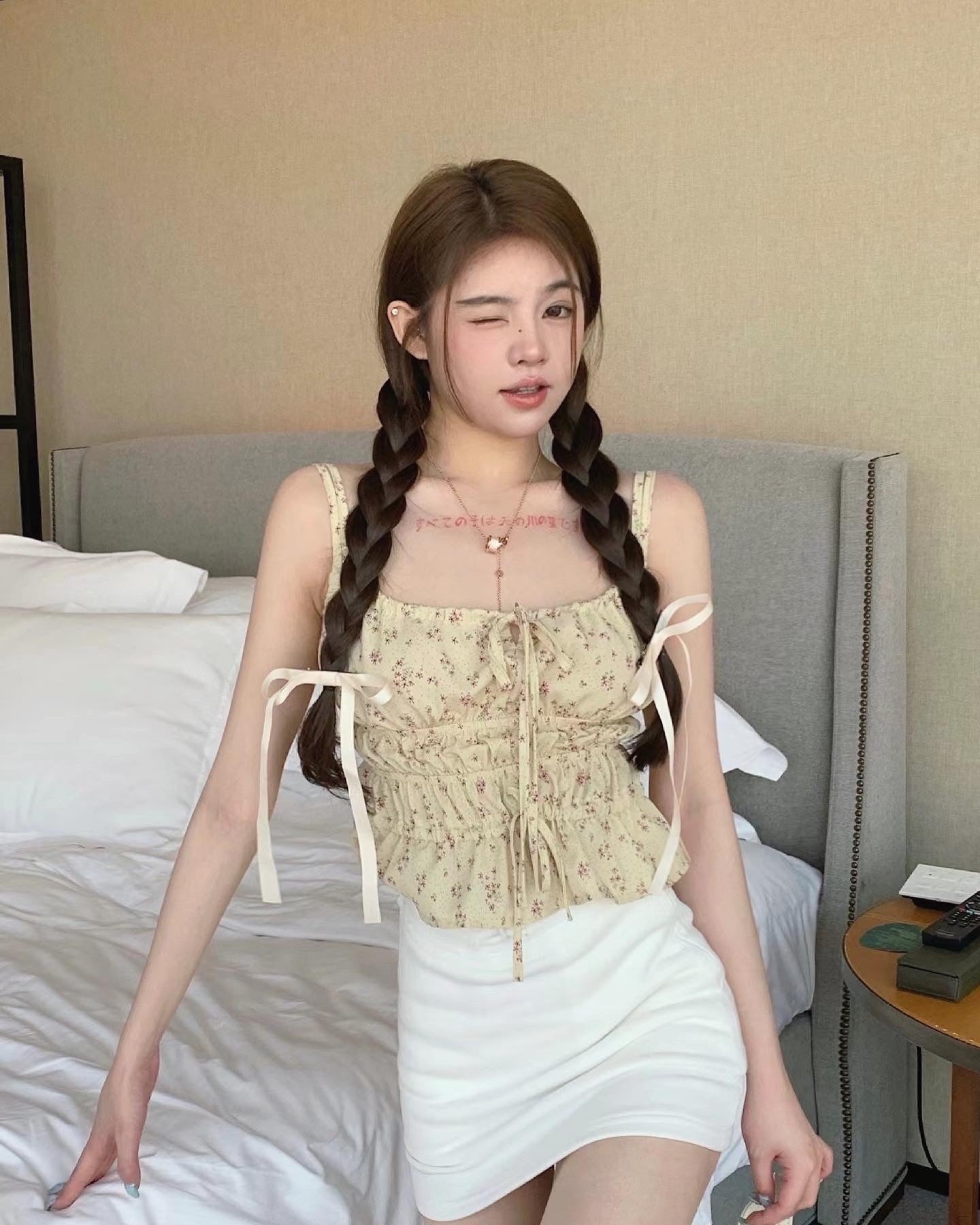 フローラル キャミソール トップ