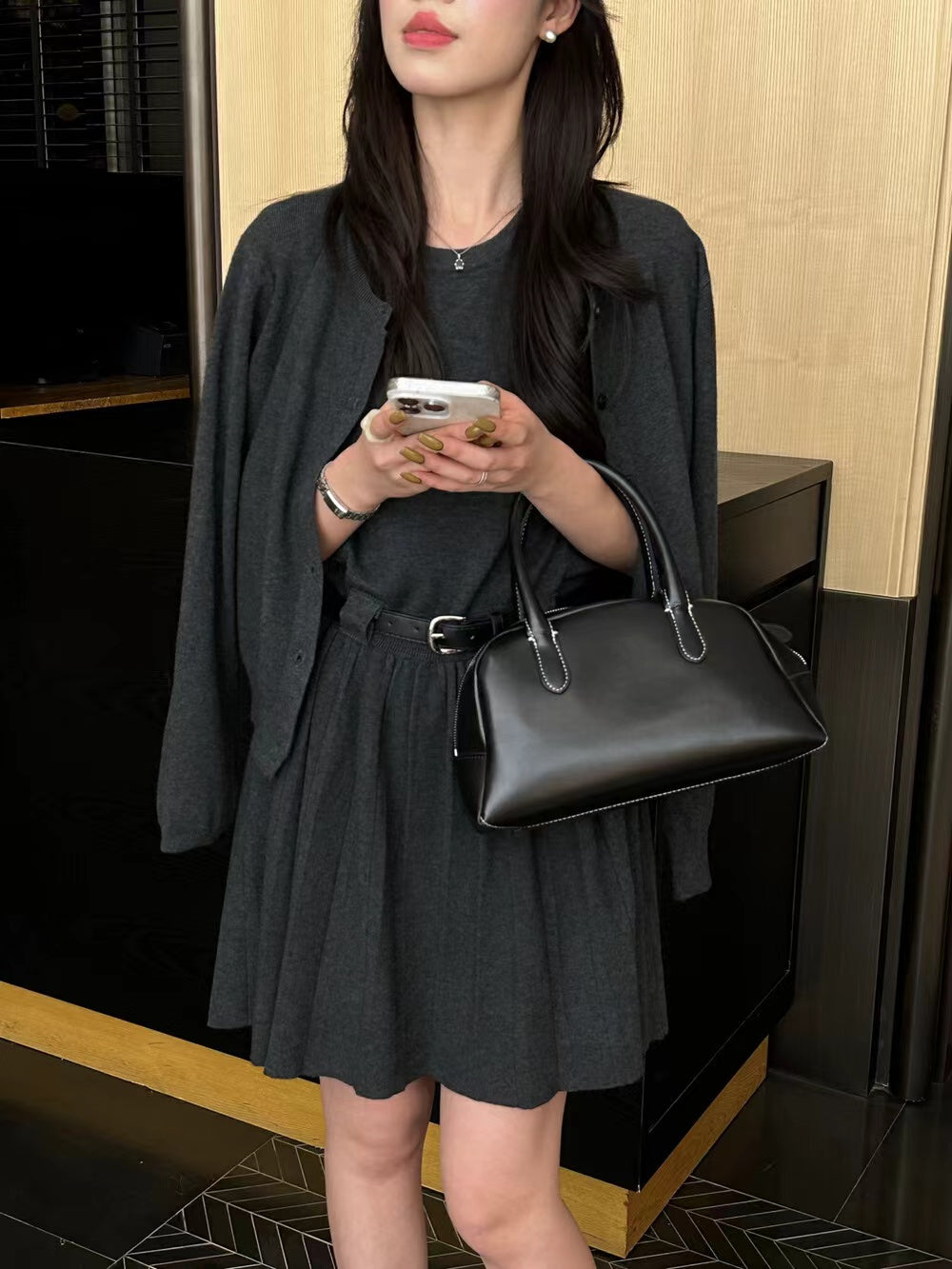 長袖ニットカーディガン＋タンクトッププリーツワンピースセット