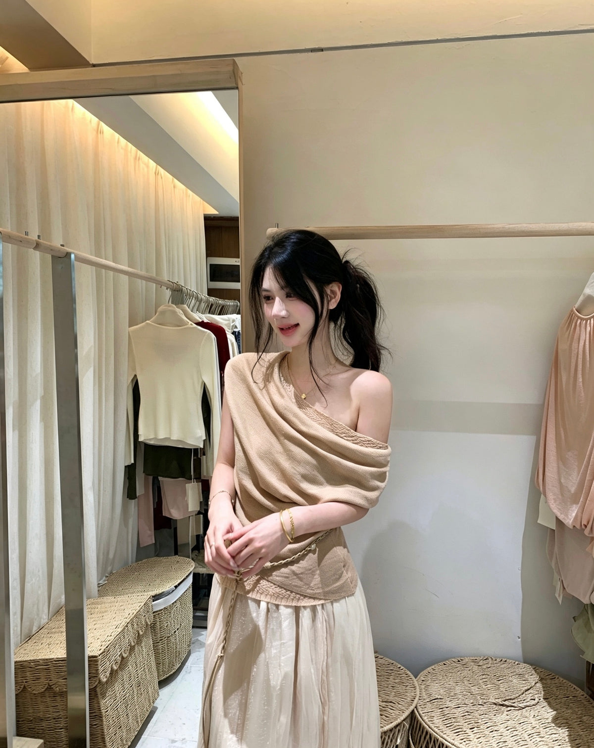 ドレープネックフェイクレイヤードニットトップス