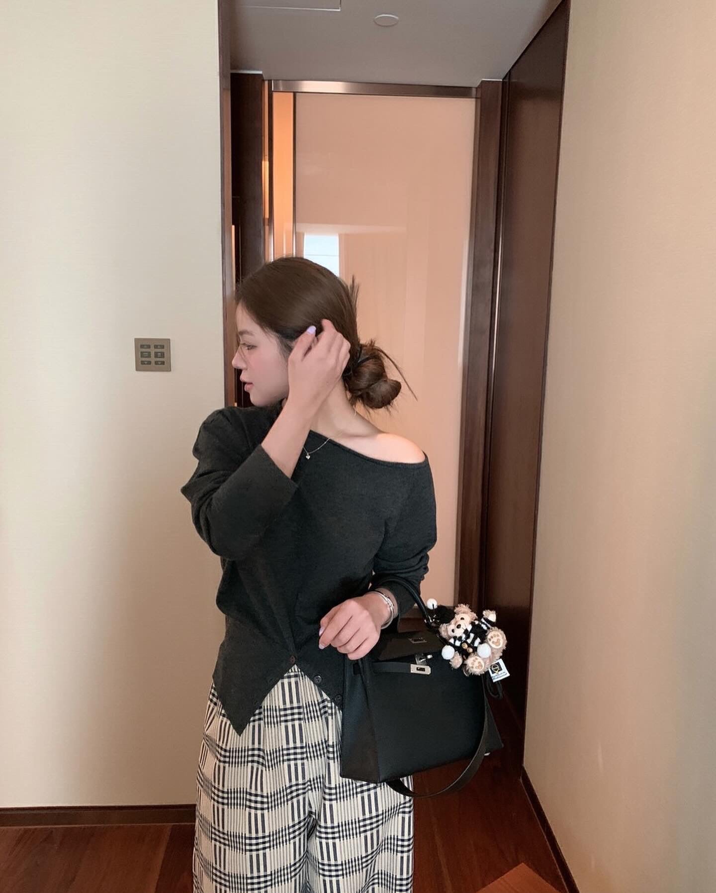 簡約斜肩針織top