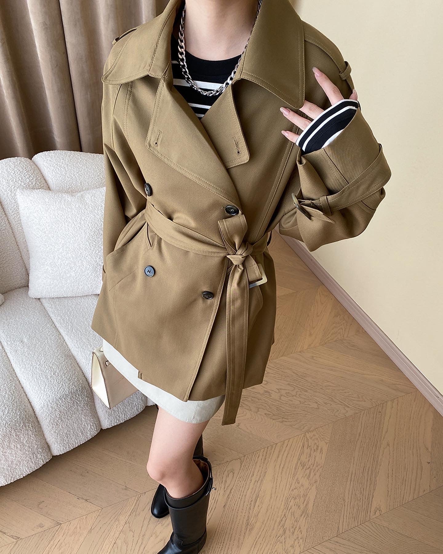 ダブルボタンベルトトレンチコート