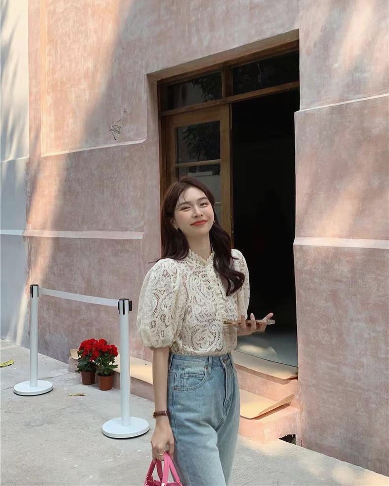 Puff Sleeve Lace Top