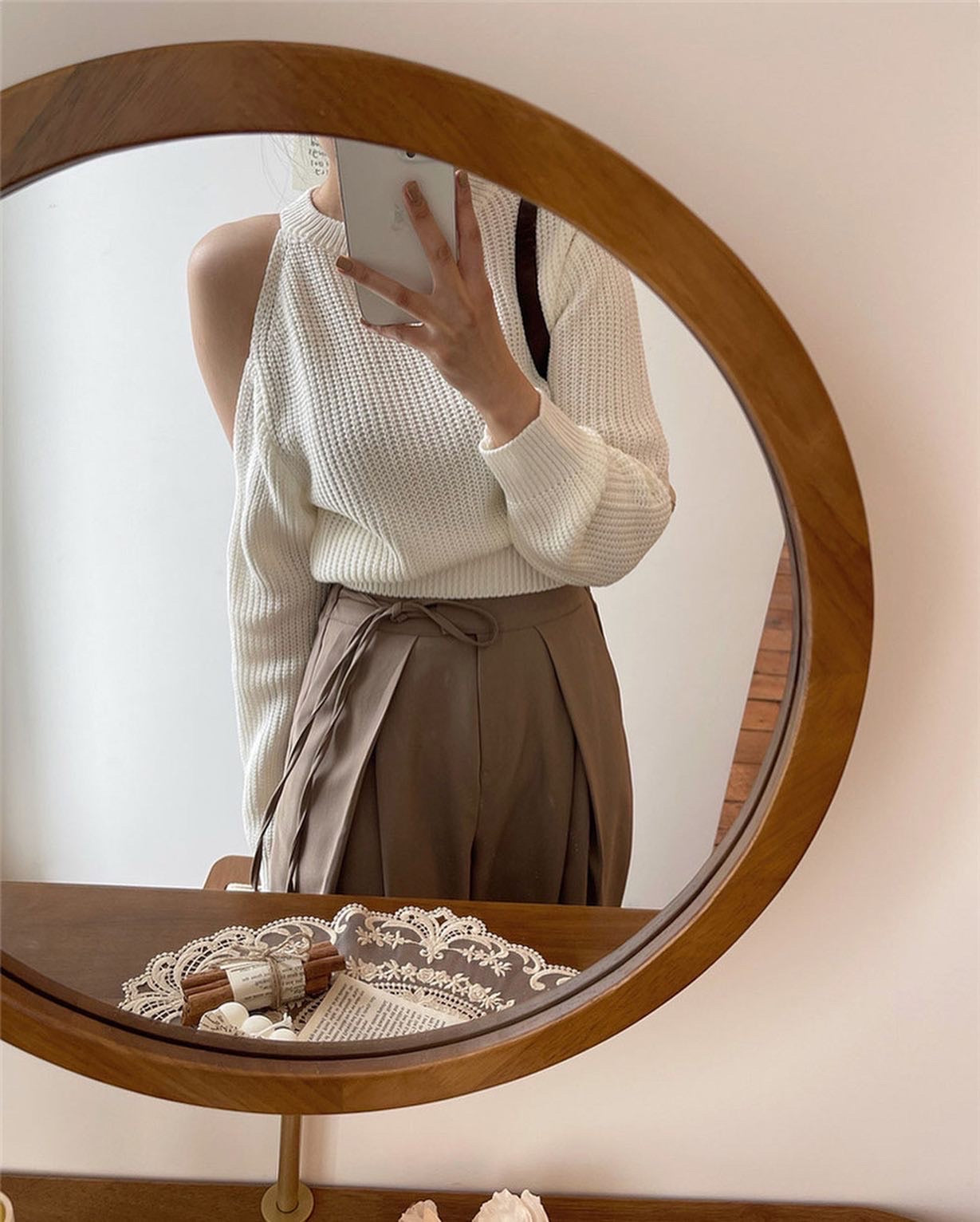 圓領露肩針織top