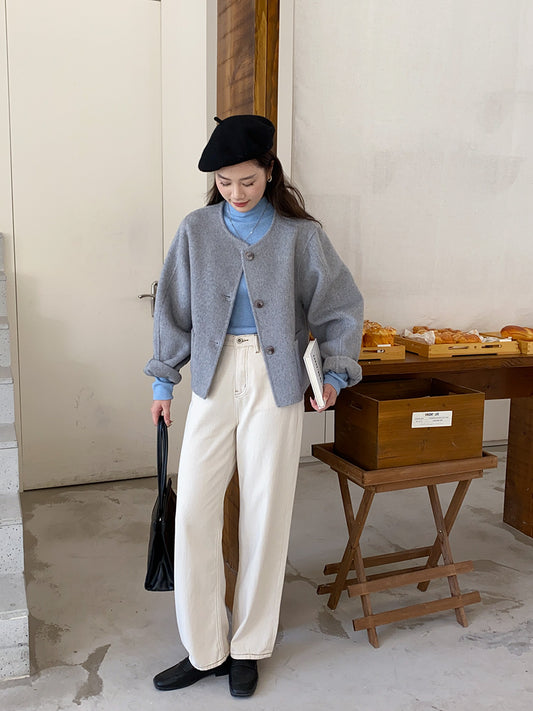 Vintage-style Straight-leg Jeans with Visible Stitching