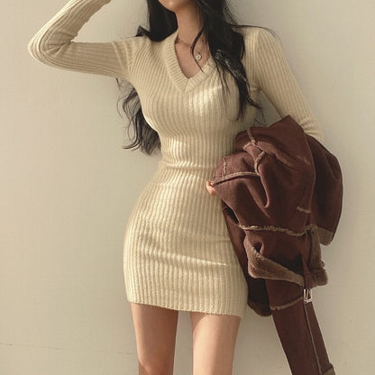 V-neck Slim Fit Knit Dress