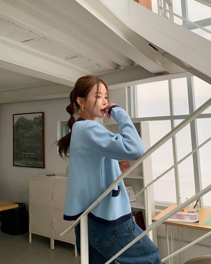 V-neck single-breasted vest + color-block knit cardigan