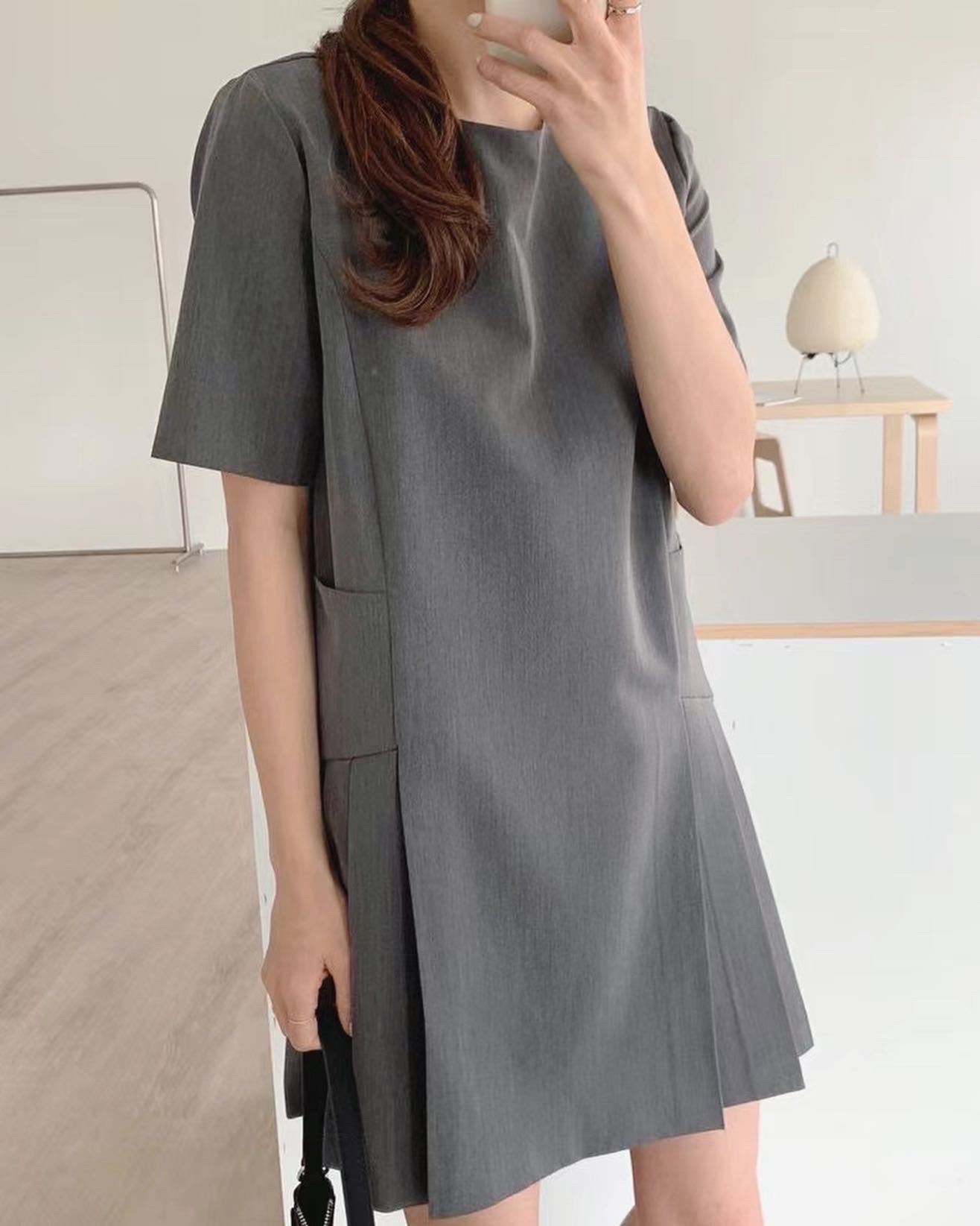 フレンチラウンドネックワンピース