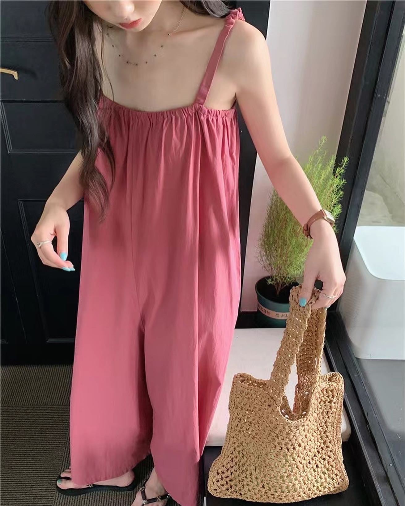 サスペンダージャンプスーツ