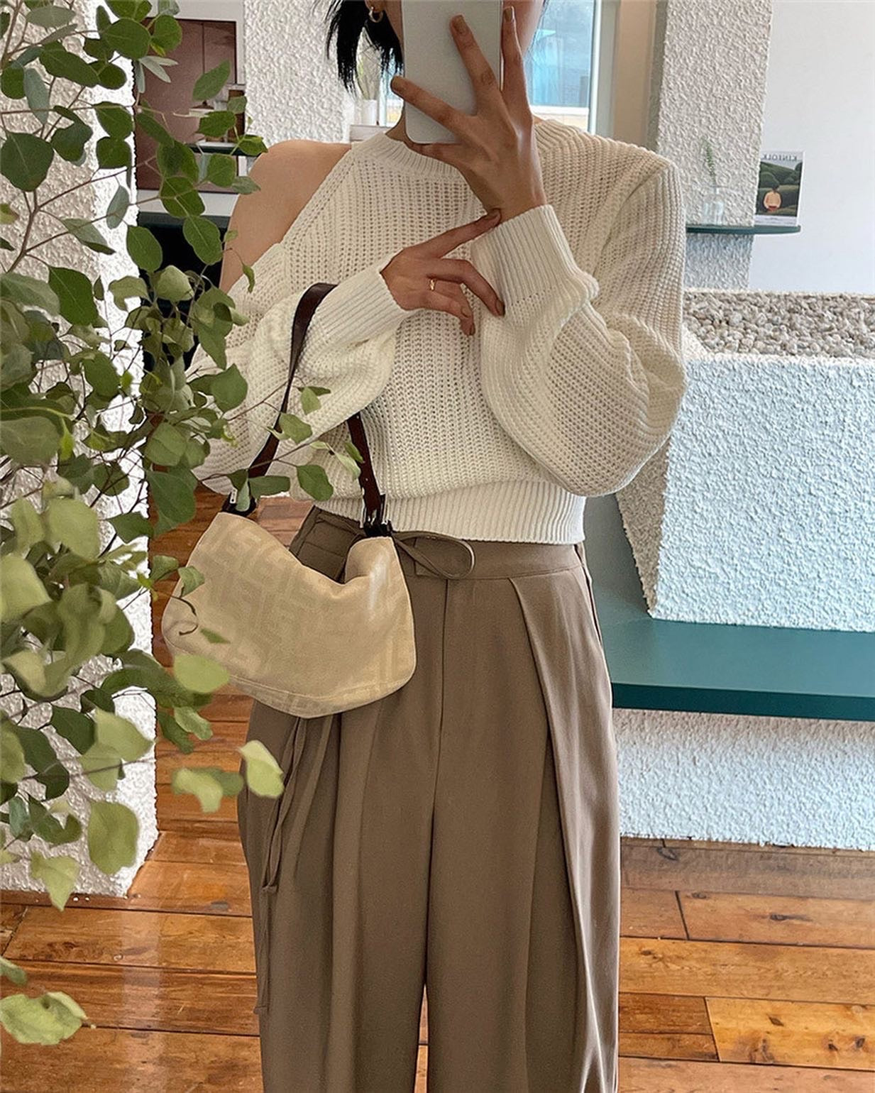 圓領露肩針織top