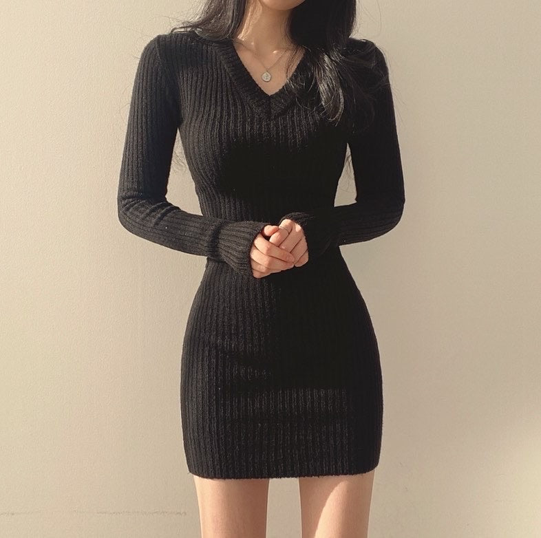 V-neck Slim Fit Knit Dress
