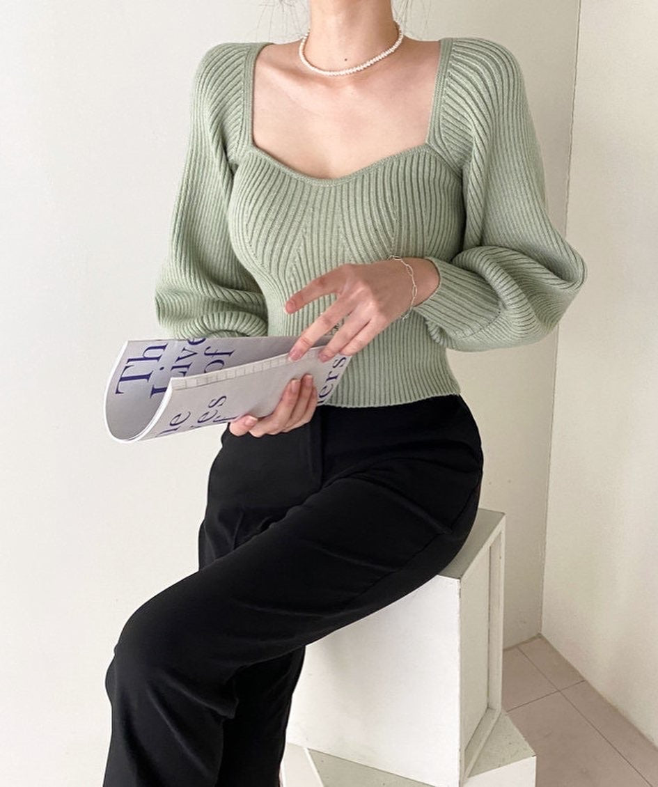 フレンチスクエアネックニット長袖トップ