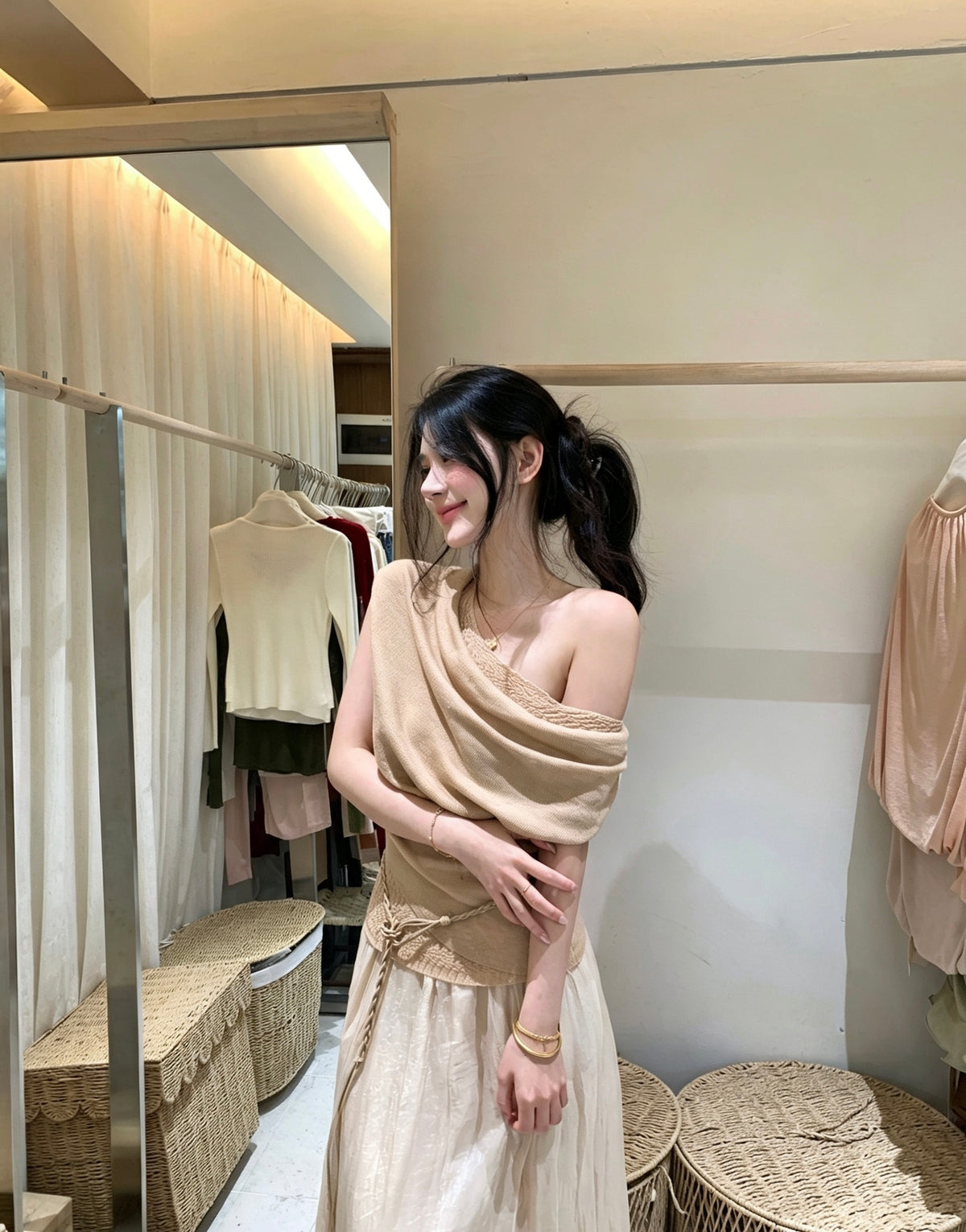 ドレープネックフェイクレイヤードニットトップス