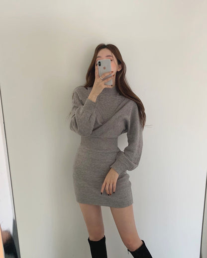 V領露肩毛衣+背心針織裙