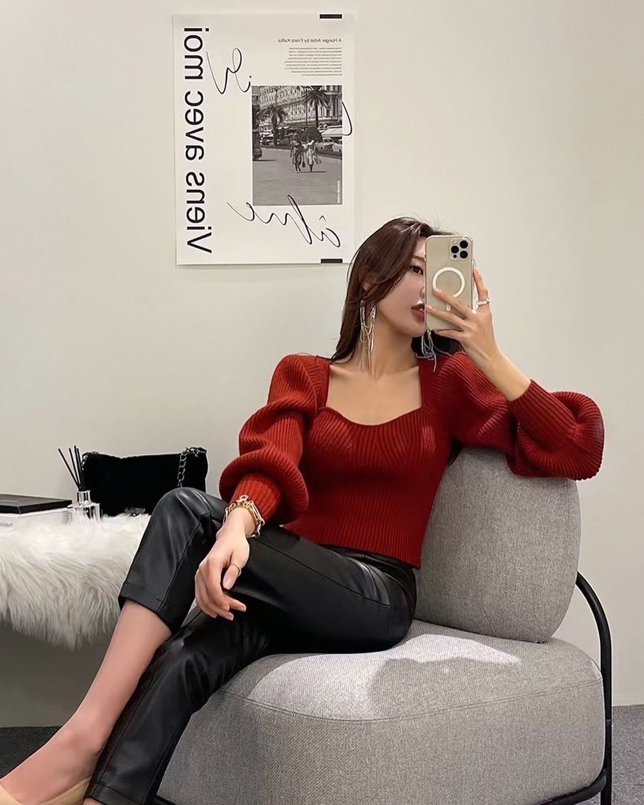 フレンチスクエアネックニット長袖トップ