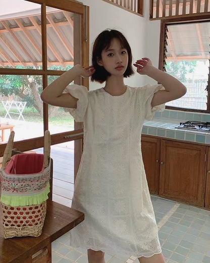 鏤空刺繡連身裙
