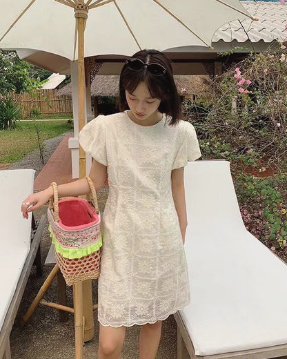 鏤空刺繡連身裙