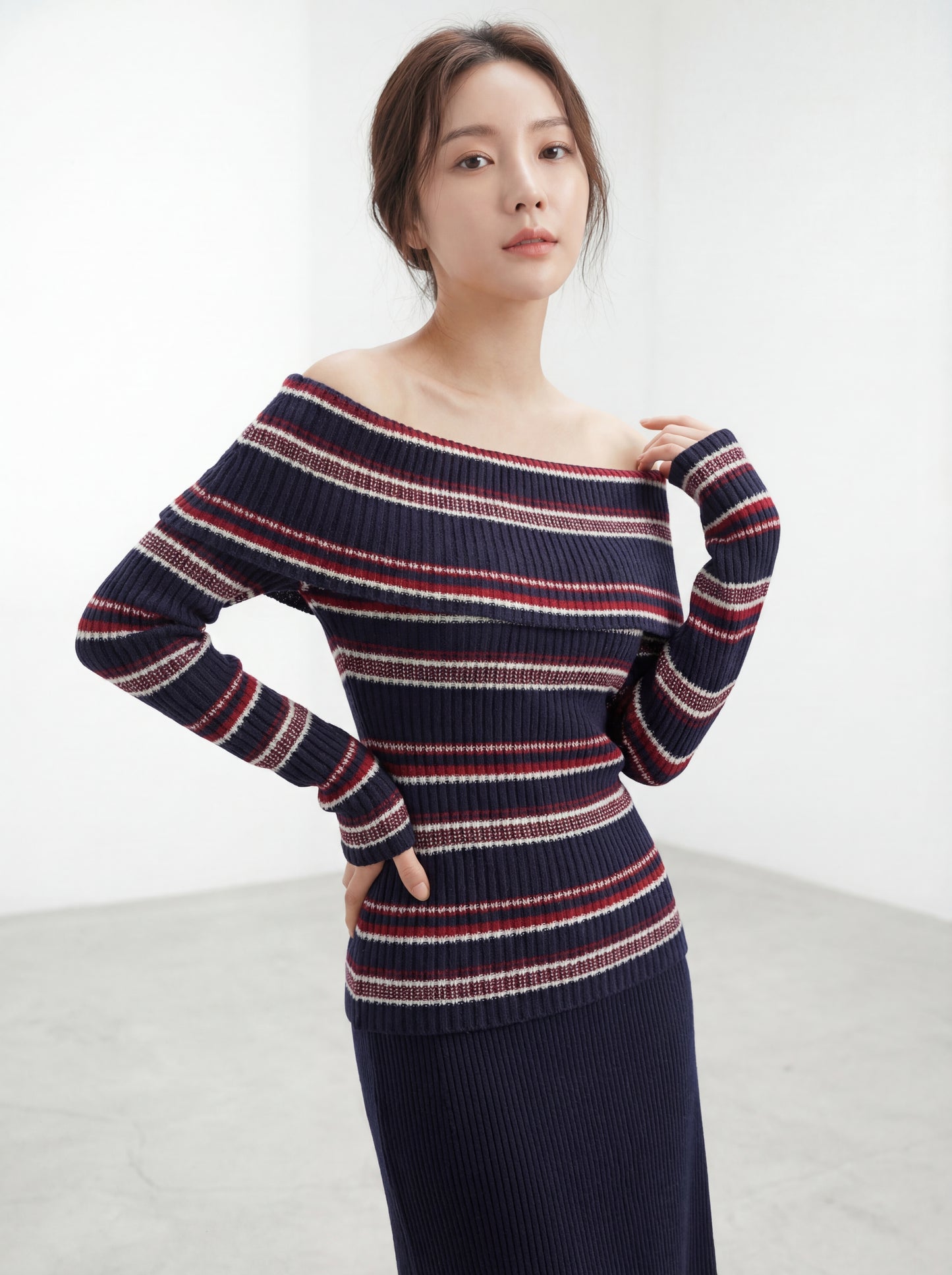 オフショルダーストライプ配色エレガントニット