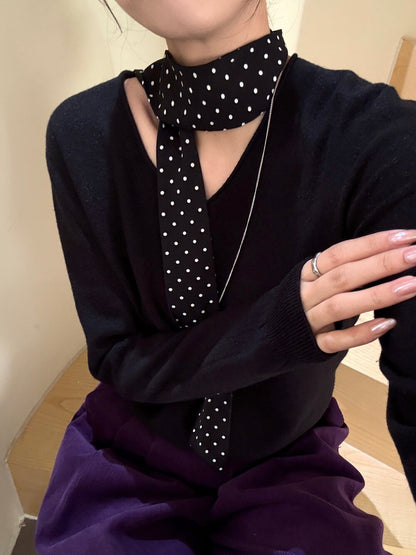 V-neck versatile seamless integrated design top