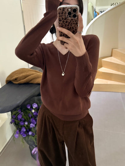 V-neck versatile seamless integrated design top