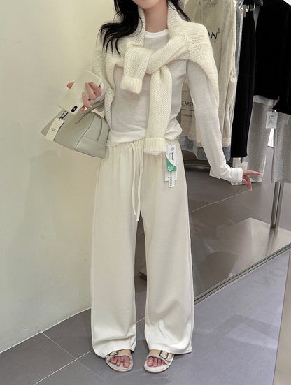 ソフトで万能な快適カジュアルパンツ