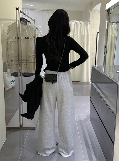 ソフトで万能な快適カジュアルパンツ