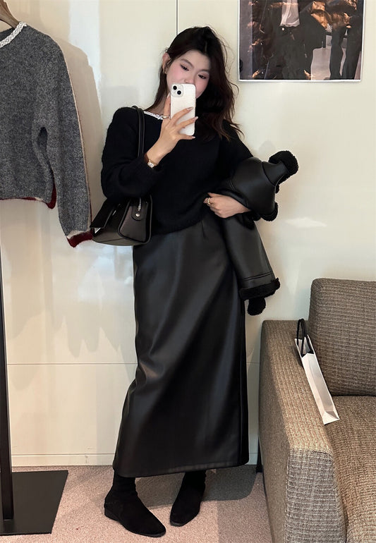 Classic Minimalist Fleece Skirt with an Elegant Touch