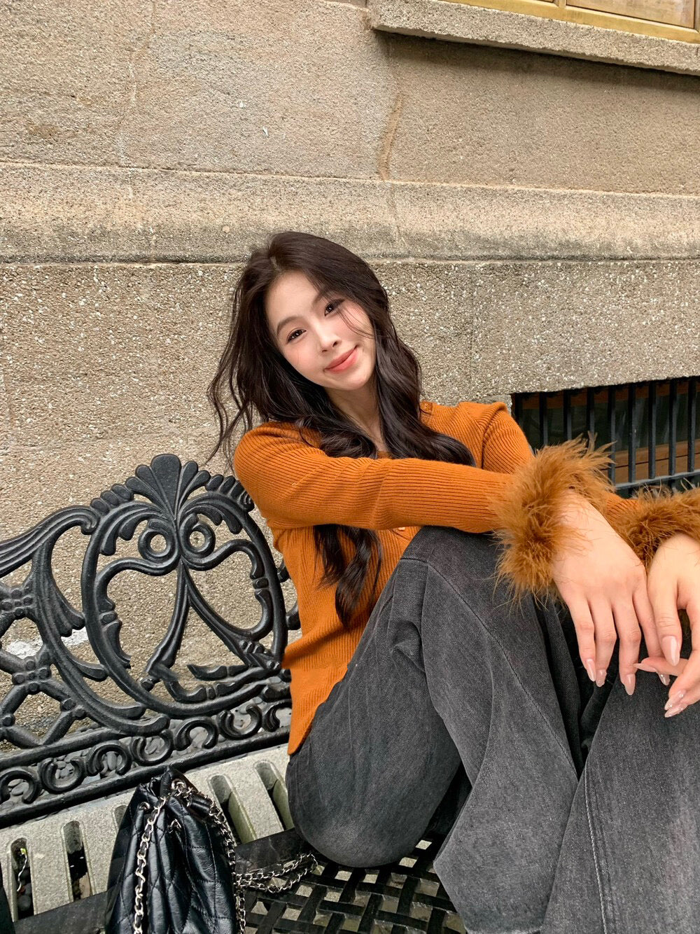 蕾絲V領毛毛袖針織衫