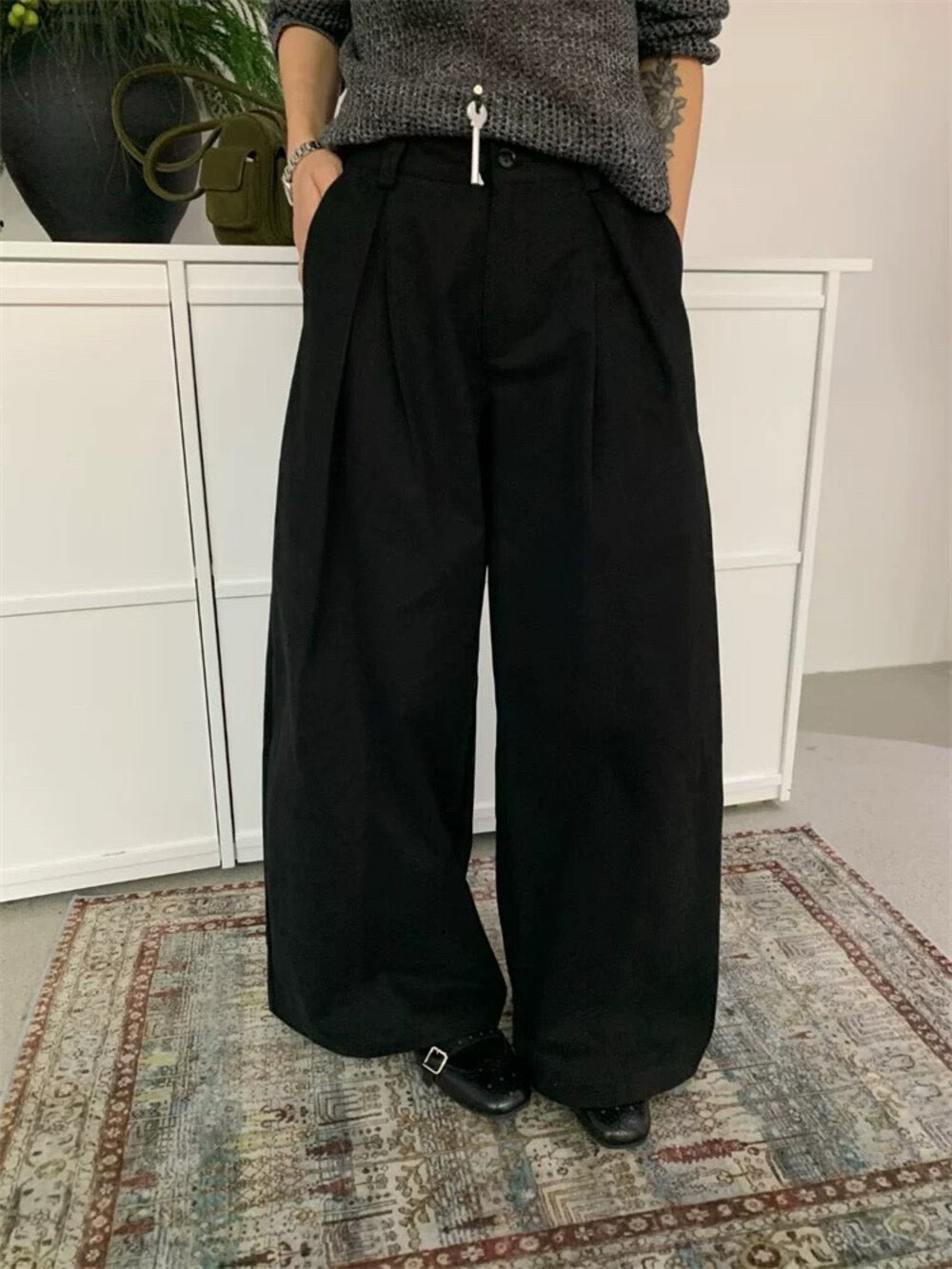 ルーズフィットプリーツワイドレッグカジュアルパンツ