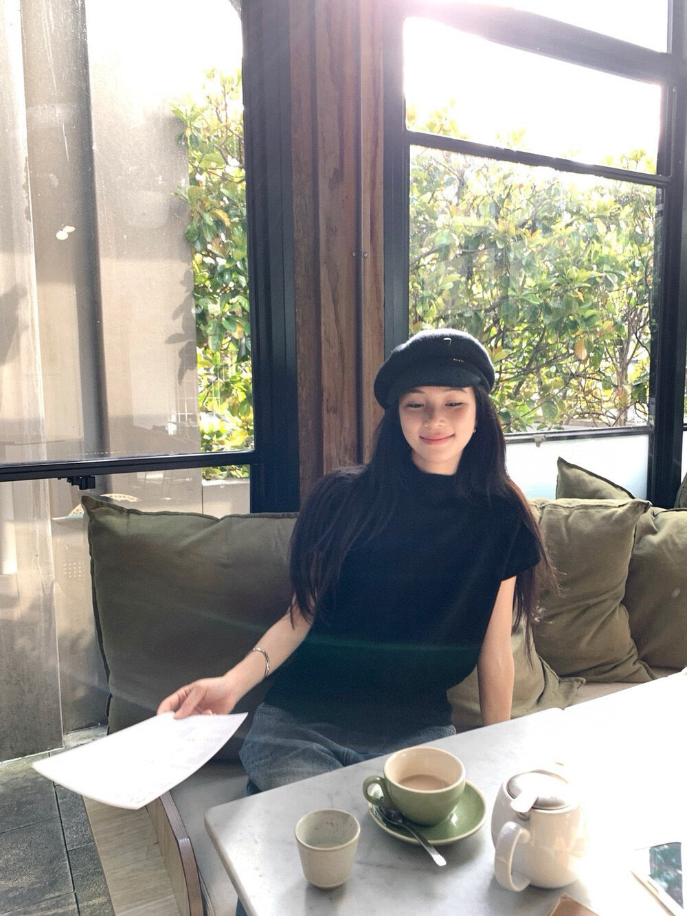 レイヤードスタイルの韓国風シンプルなゆったりとしたスリム見せトップス