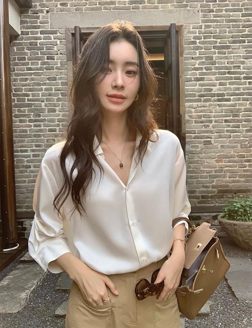 輕奢綢緞光澤感氣質襯衫