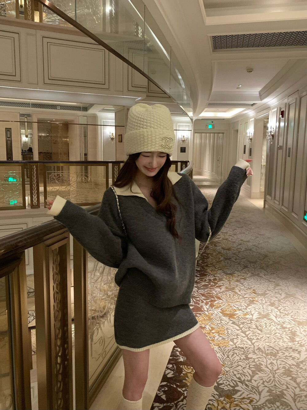 撞色毛衣+半身裙套裝