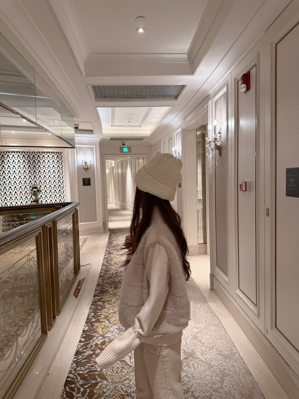 仿水貂絨拼接短外套