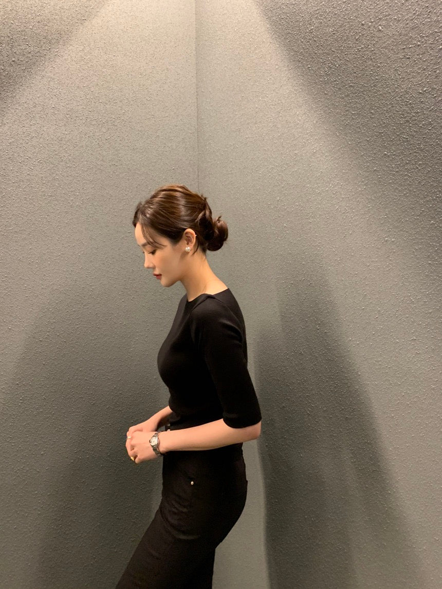 Korean-style mid-sleeve knit top